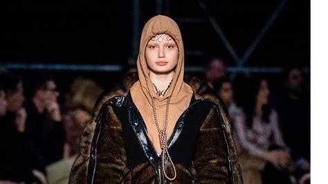 burberry model wearing noose|burberry noose sweater.